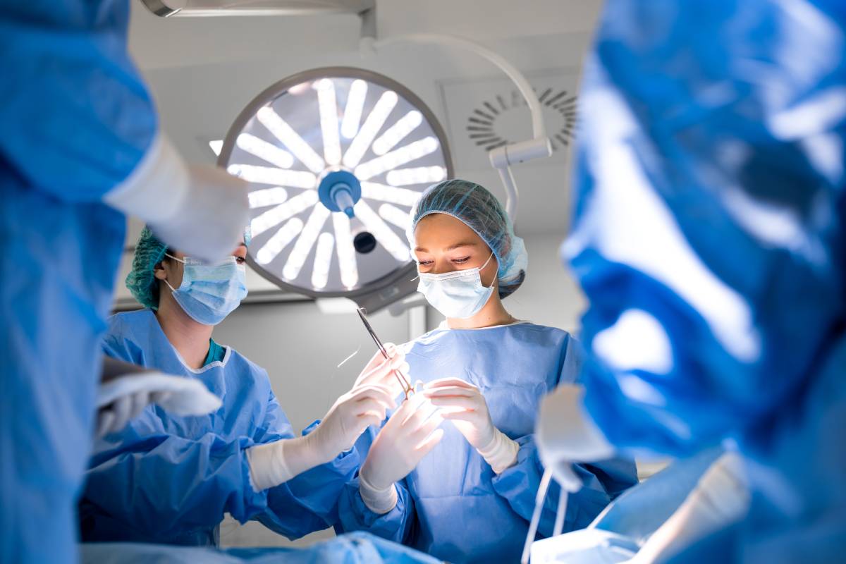 Bleeding During Upper vs. Lower GI Surgery 
